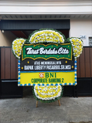 Papan Bunga Duka di Mahakeret Barat
