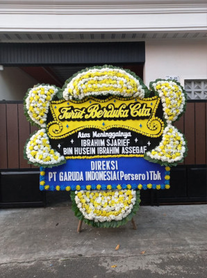 Papan Bunga Duka di Mahakeret Barat