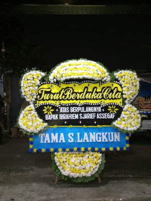 Papan Bunga Duka di Mahakeret Barat