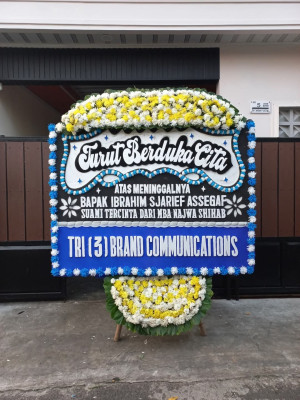 Papan Bunga Duka di Mahakeret Barat